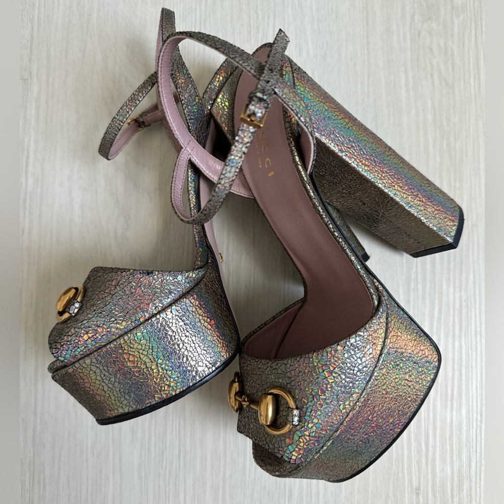 Gucci Horsebit-detailed metallic leather platform sandals in size 36.